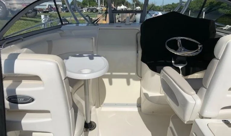 30 Boston Whaler 