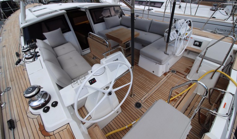 57 Beneteau Helm and cockpit