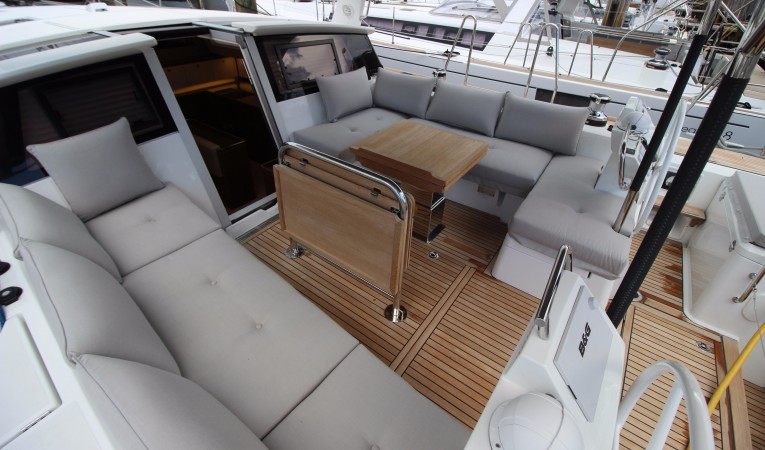 57 Beneteau Cockpit