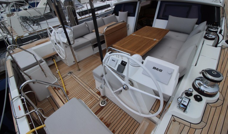 57 Beneteau Helm and cockpit