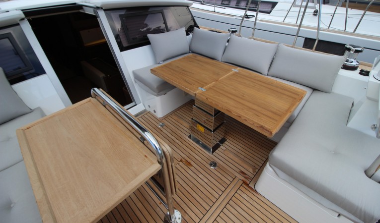 57 Beneteau Cockpit
