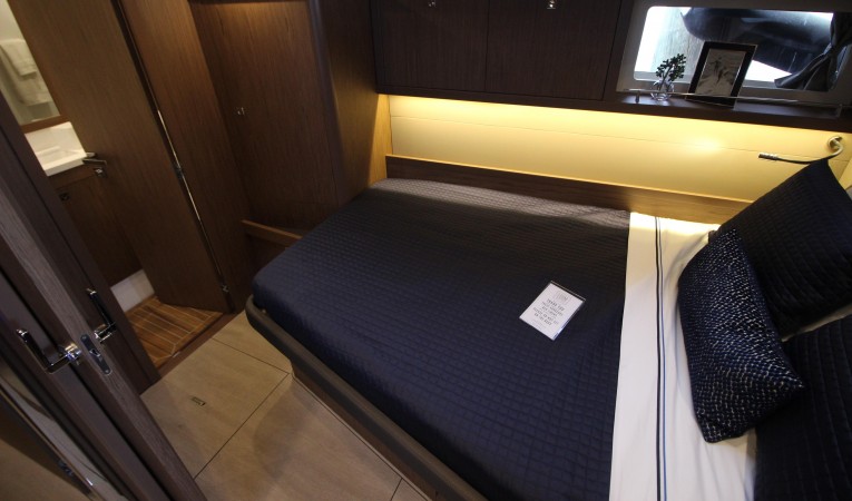 57 Beneteau Port guest