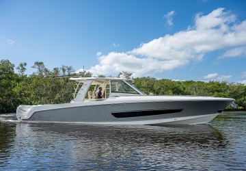 42' Boston Whaler 2020