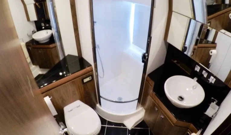 60 Pearl VIP Head 2 of 3