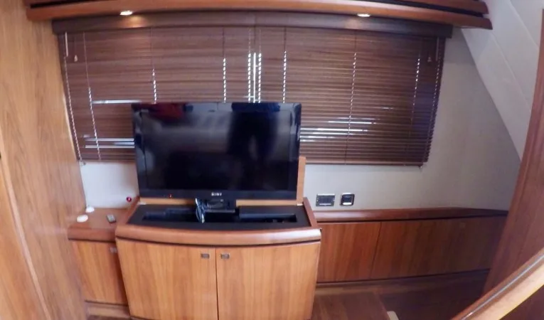 60 Pearl TV on Motorized Mount