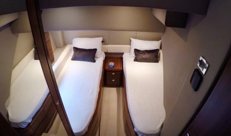 60 Pearl Starboard Guest Stateroom