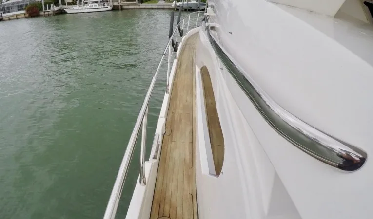 60 Pearl Walk-around Decks Both Sides