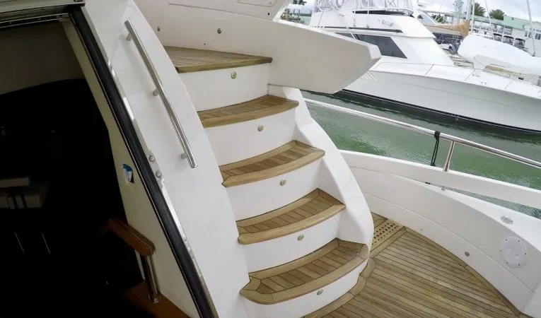 60 Pearl Stairway to the Bridge