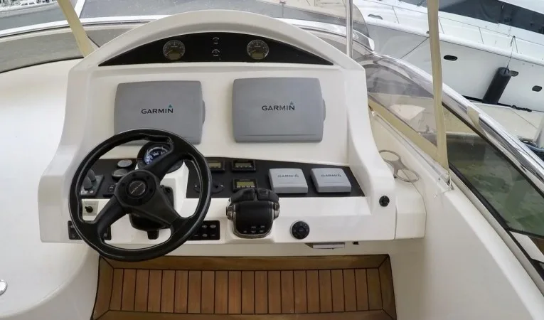 60 Pearl Bridge Helm