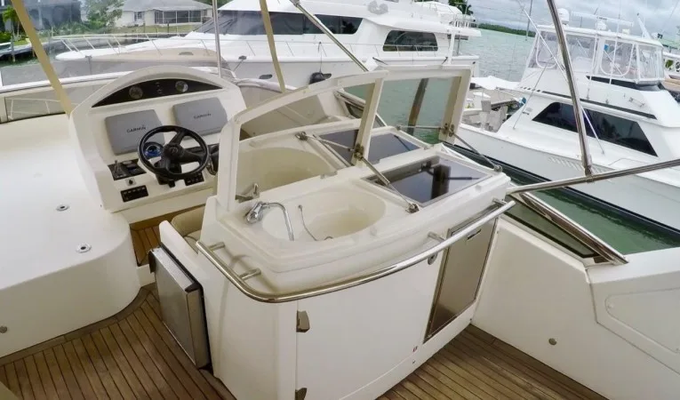 60 Pearl Bridge Entertaiment Center, Fridge,sink, grill