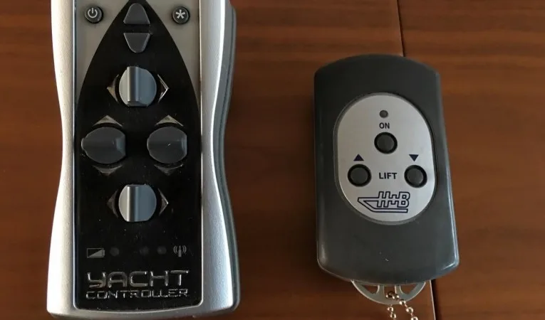 60 Pearl Yacht Controller and Hydraulic swim Platform