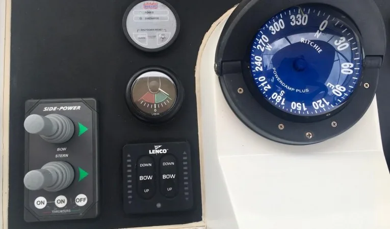 60 Pearl Side Power Bow and Stern Thrusters