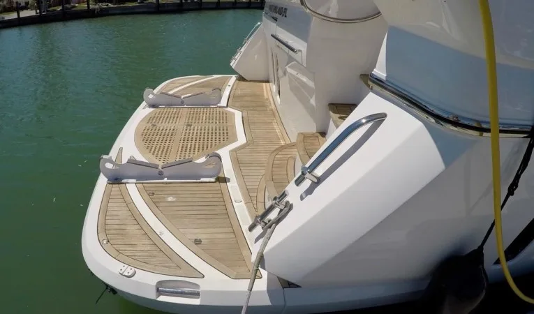 60 Pearl Hydraulic Swim Platform