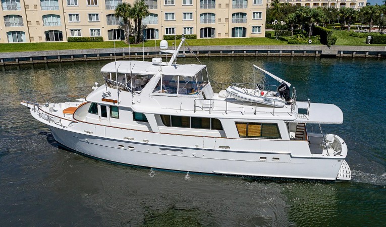 70 Hatteras 
