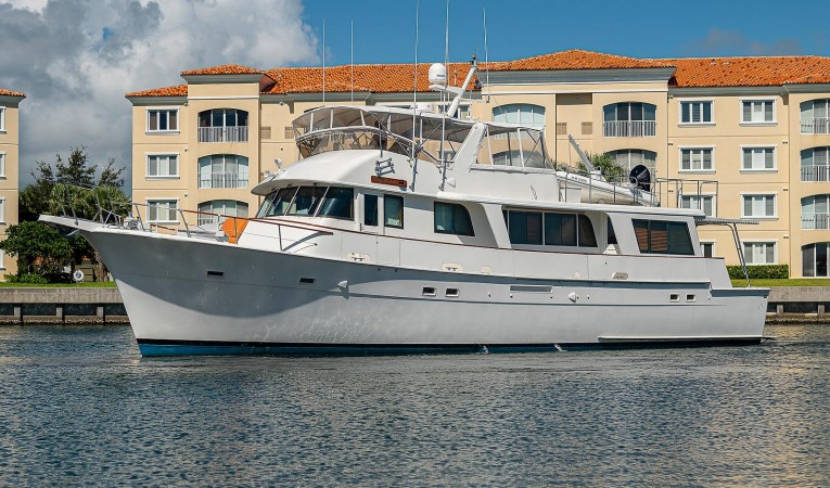 70 Hatteras 
