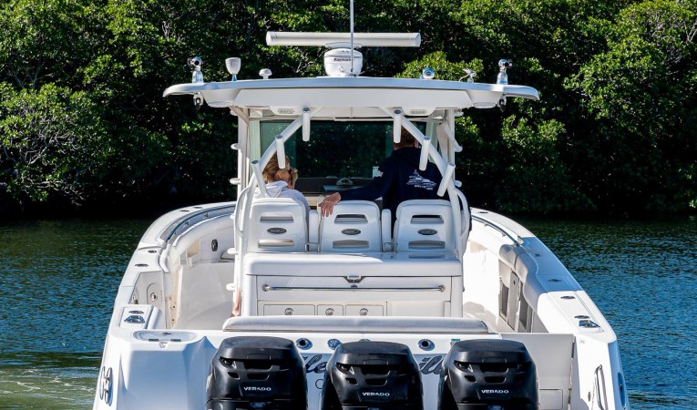 37 Boston Whaler 