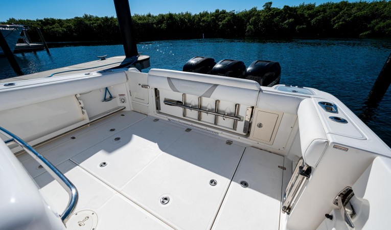 37 Boston Whaler 