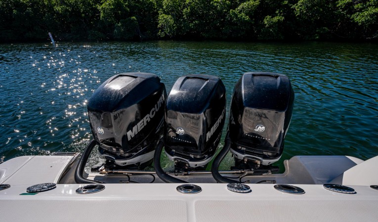 37 Boston Whaler 