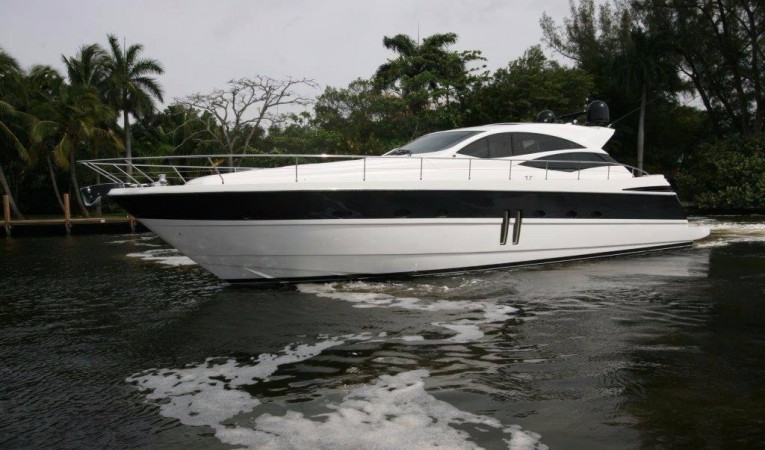 62 Pershing Port Side