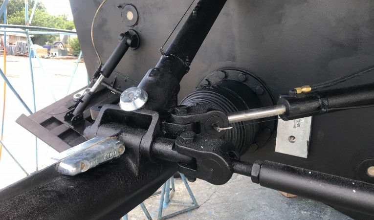 62 Pershing ASD Drive with new Hydraulic hoses