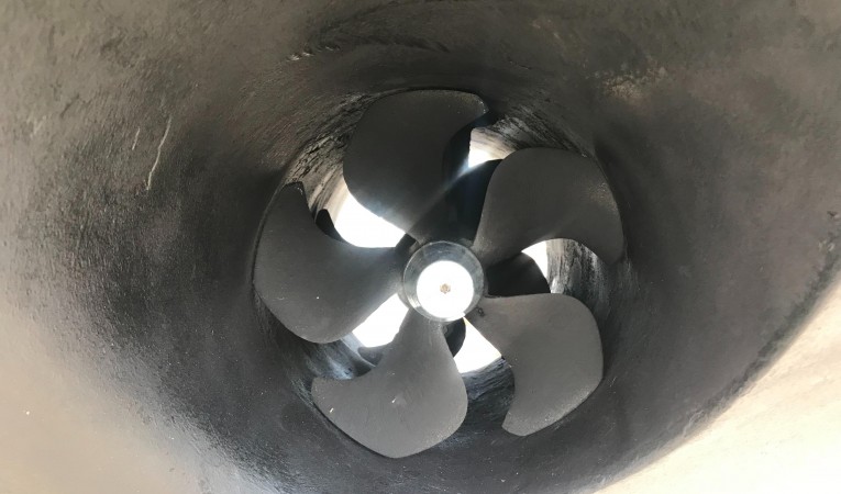 62 Pershing Bow Thruster (5 Blade)