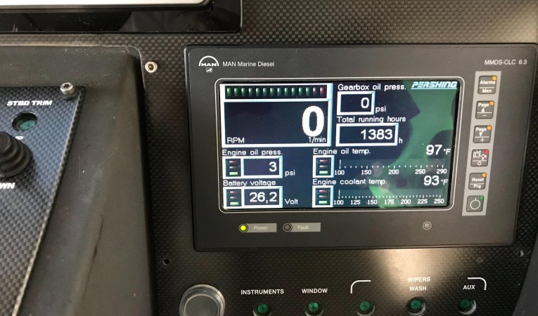 62 Pershing Starb. Engine Hours (1383)