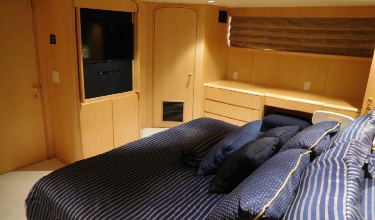 100 Broward Master Stateroom