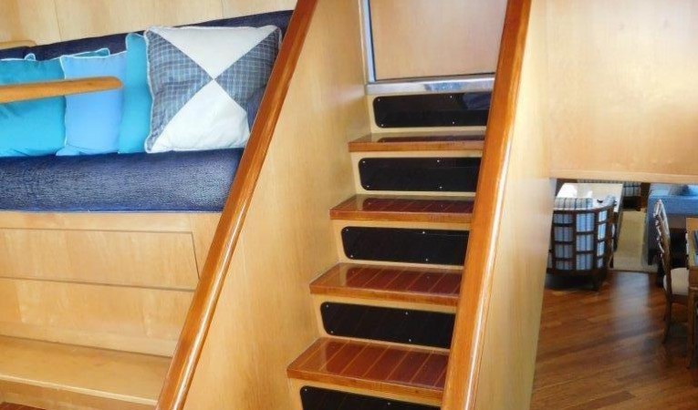 100 Broward Pilothouse Stairs to Flybridge