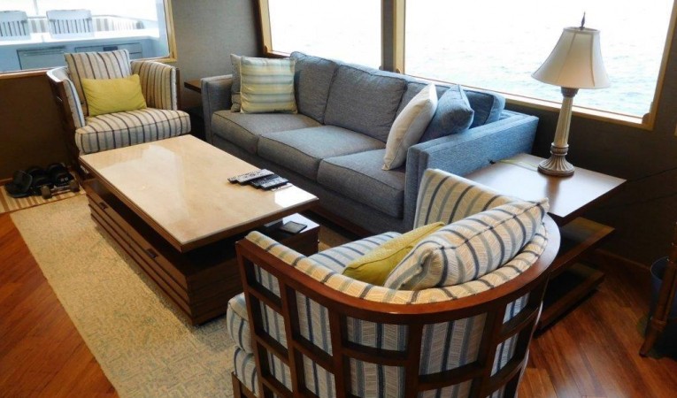 100 Broward Salon Seating