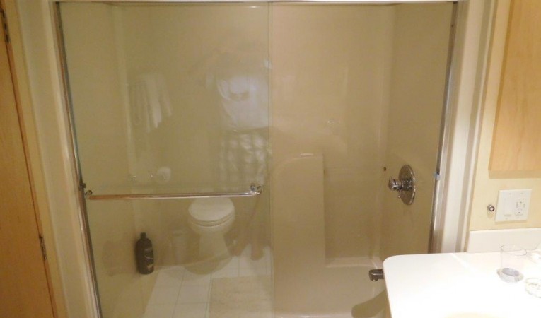 100 Broward VIP Shower