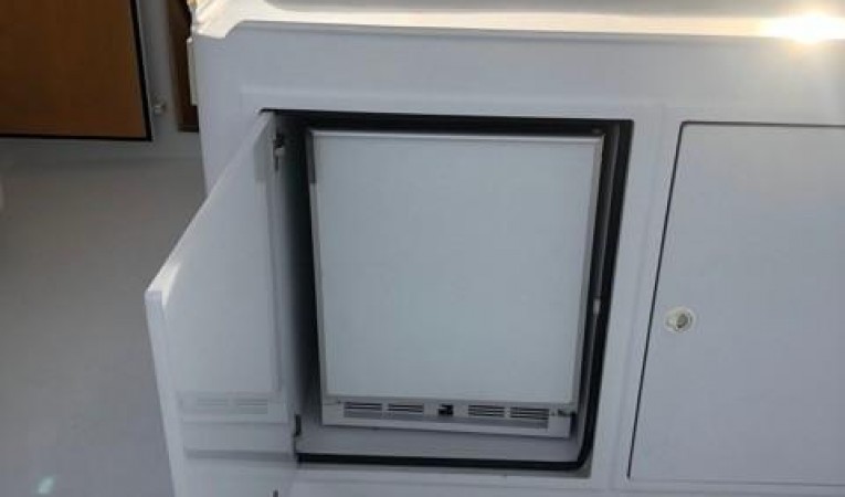 100 Broward Flybridge - Fridge