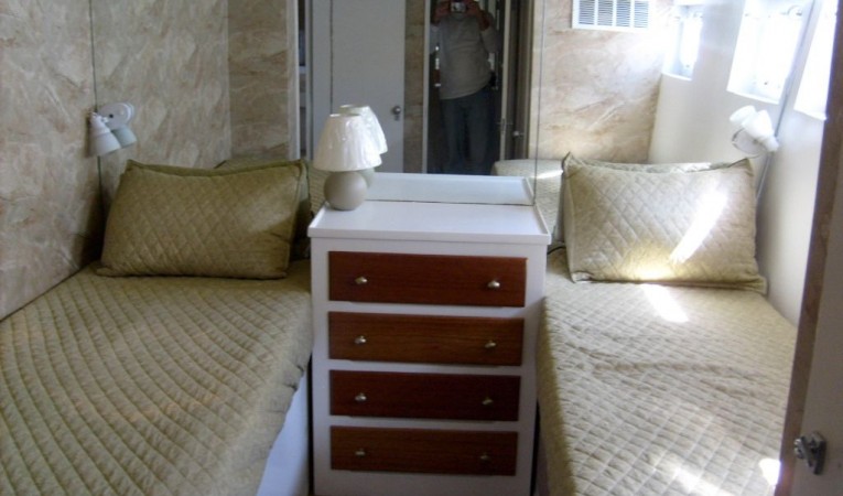 72 Broward GUEST STATEROOM