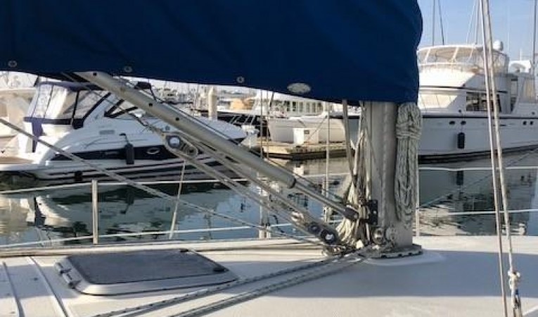 32 Catalina Solid Vang