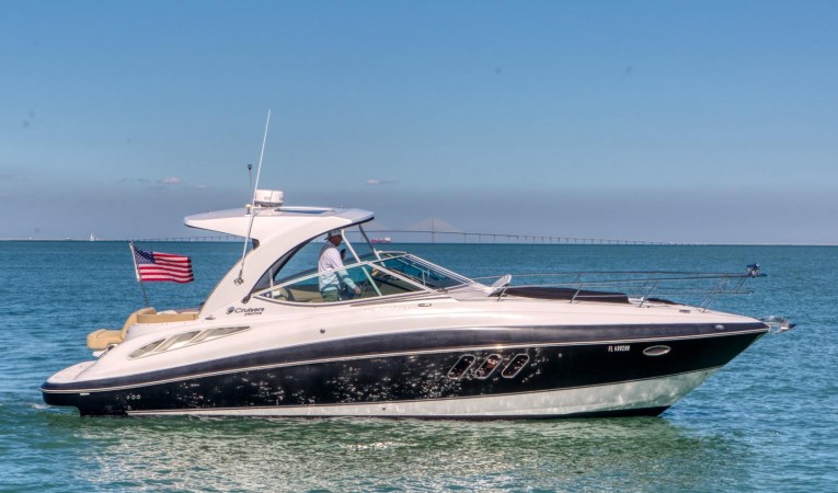 35 Cruisers Yachts 