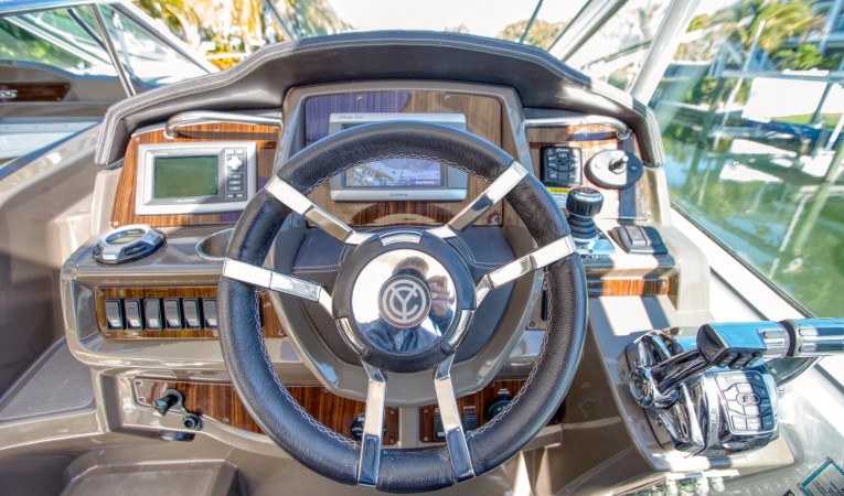35 Cruisers Yachts 