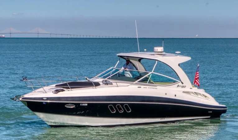 35 Cruisers Yachts 