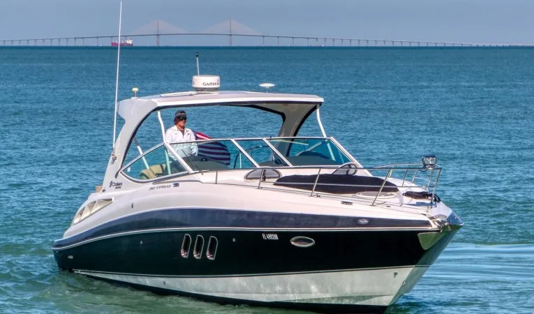 35 Cruisers Yachts 
