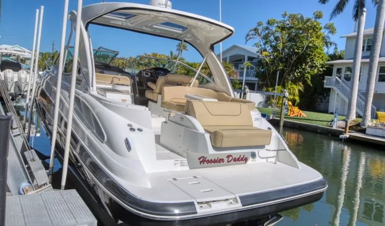 35 Cruisers Yachts 