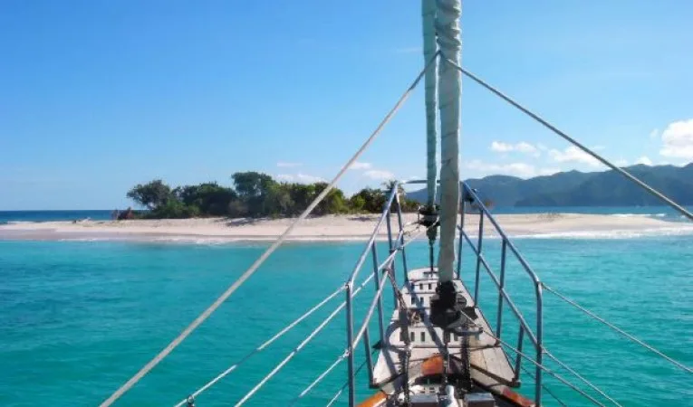 54 Ta Chiao Bowsprit, Windlass, Double Anchor