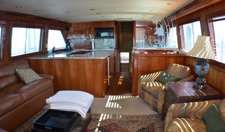 65 Hatteras Salon