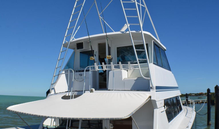 65 Hatteras Enclosed Bridge