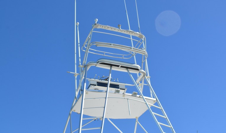 65 Hatteras Tuna Tower