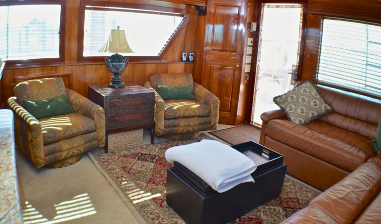 65 Hatteras Salon
