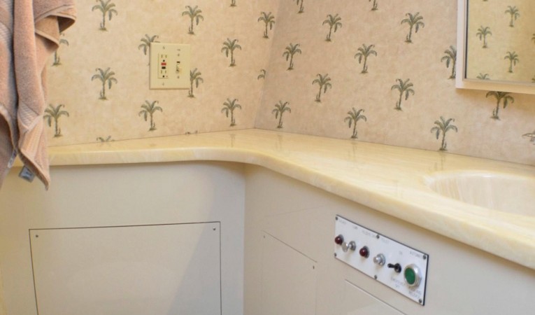 65 Hatteras Starboard Cabin Head