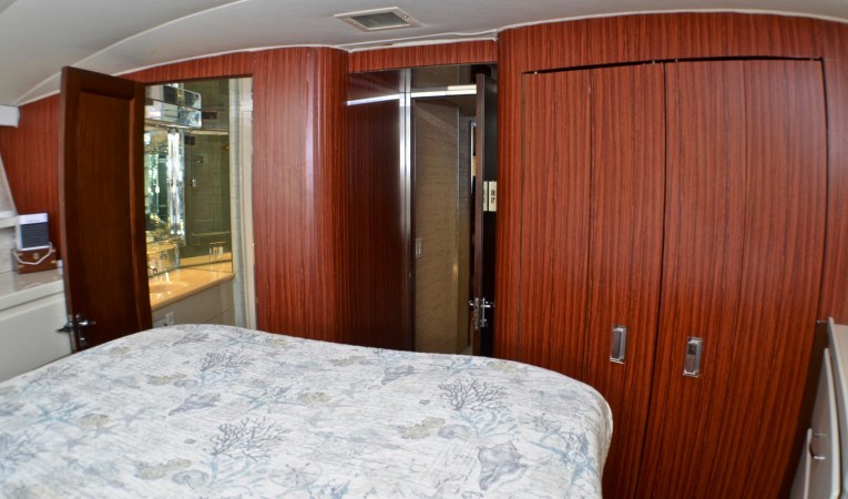 65 Hatteras Master Cabin