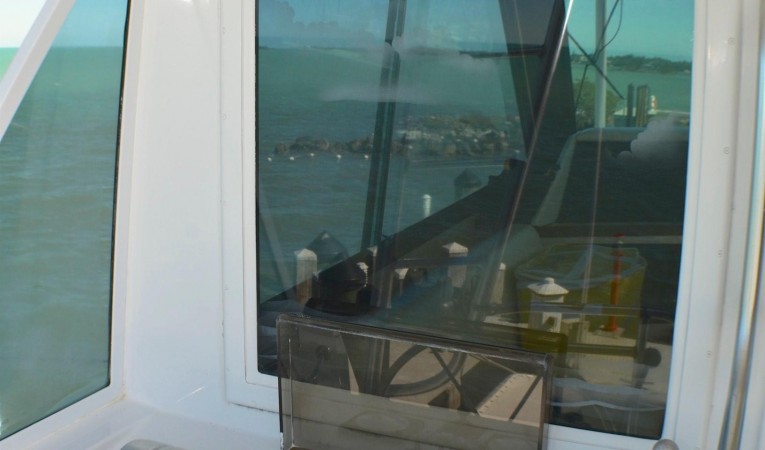 65 Hatteras Upper/ aft Helm