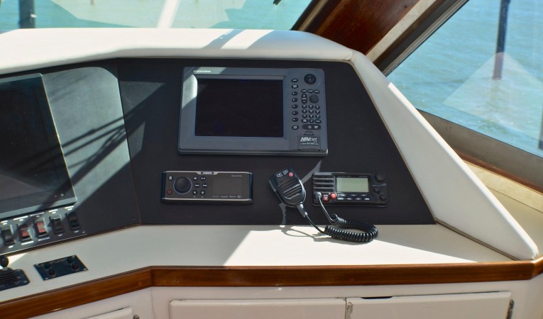 65 Hatteras Helm