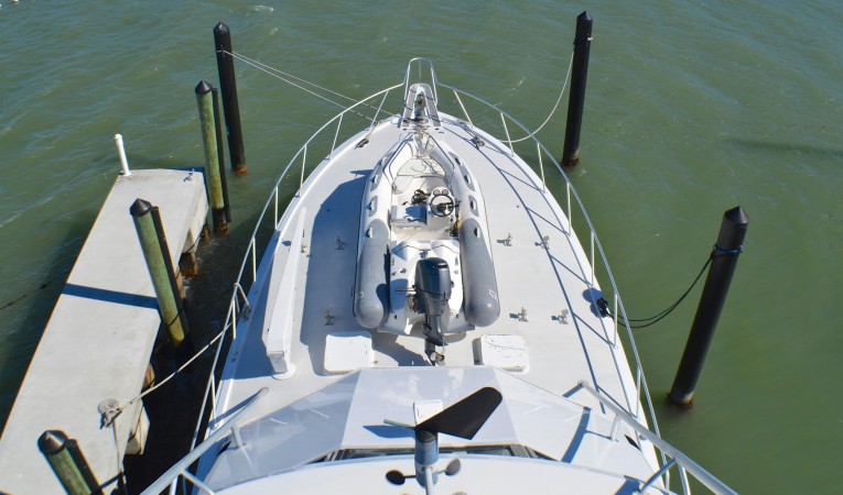 65 Hatteras Foredeck