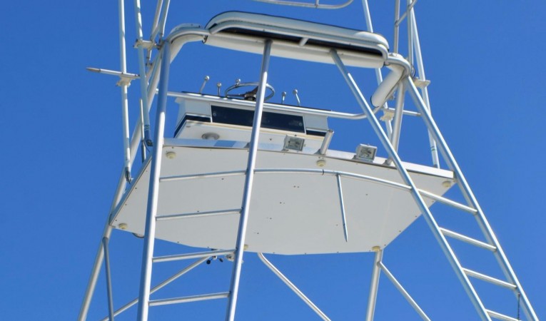 65 Hatteras Tuna Tower