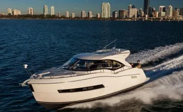 37 Carver 2016 Carver C37 Los Angeles, California Sold on 2017-08